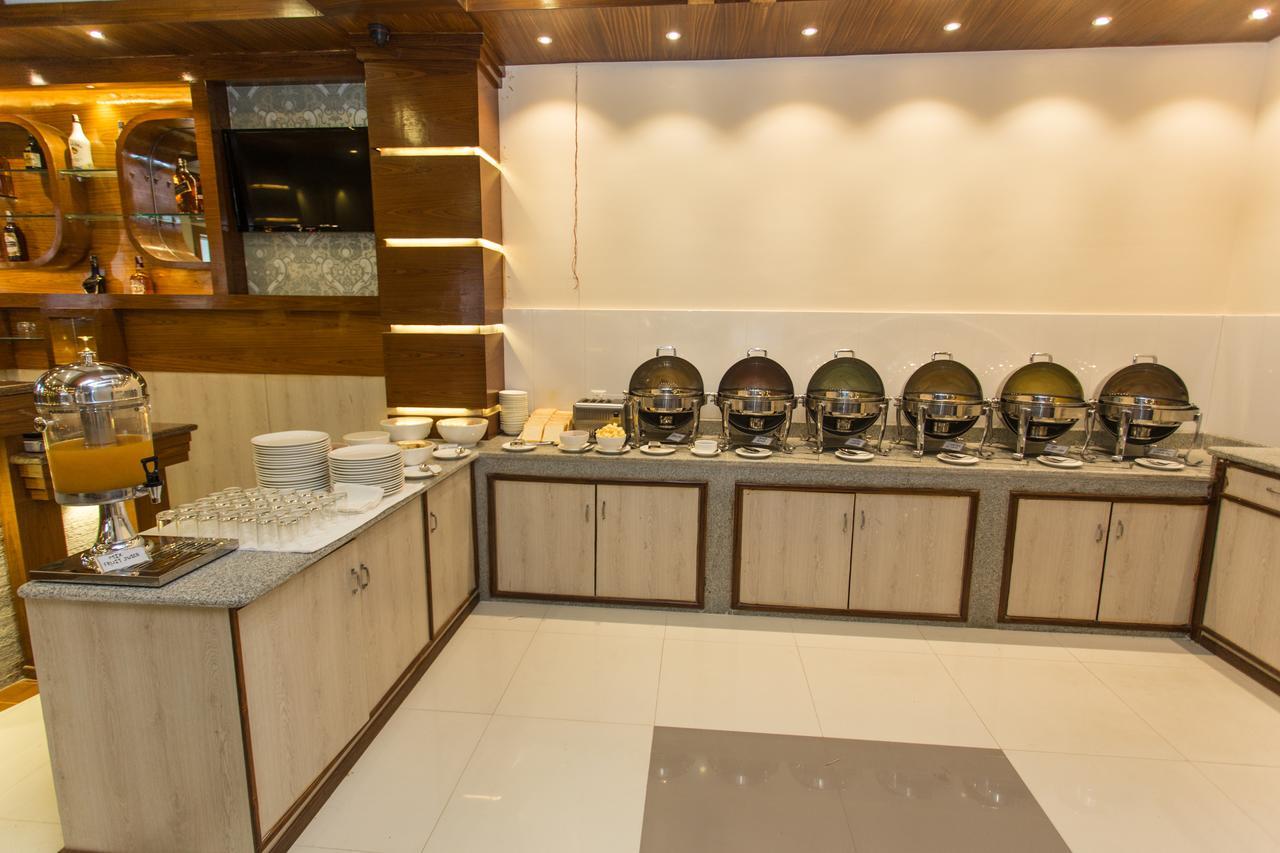 Hotel White Pearl Покхара Экстерьер фото