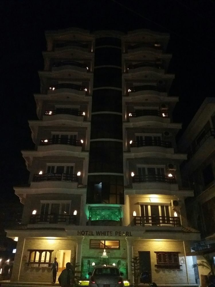 Hotel White Pearl Покхара Экстерьер фото