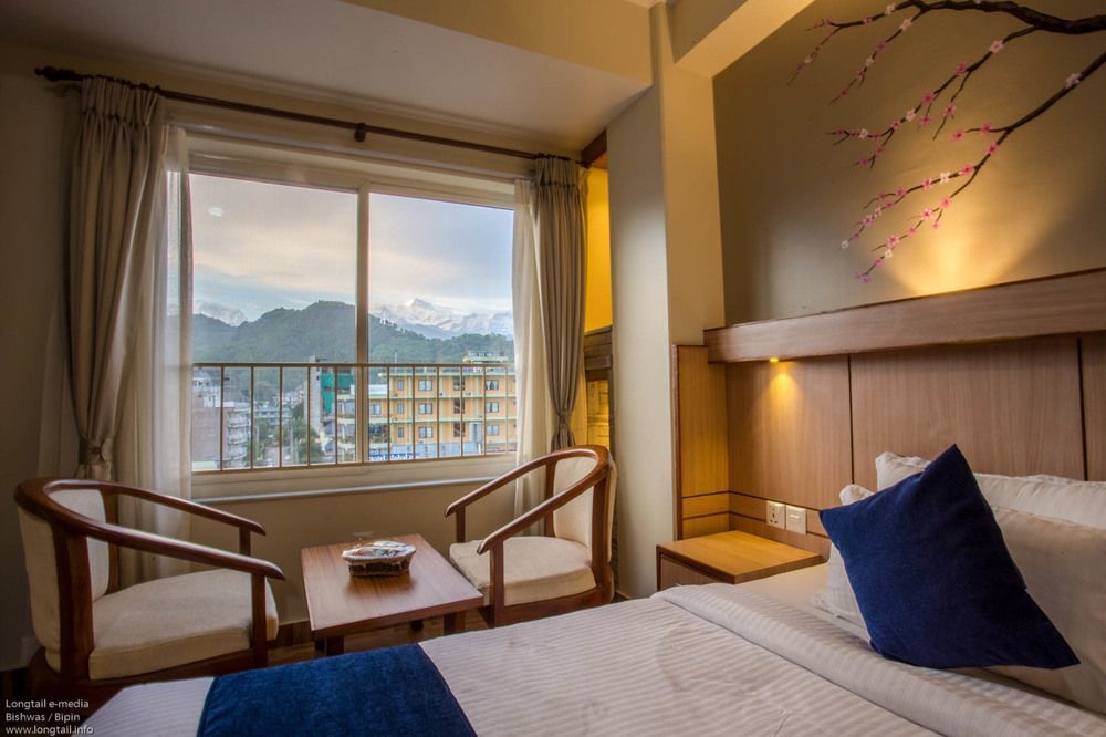 Hotel White Pearl Покхара Экстерьер фото