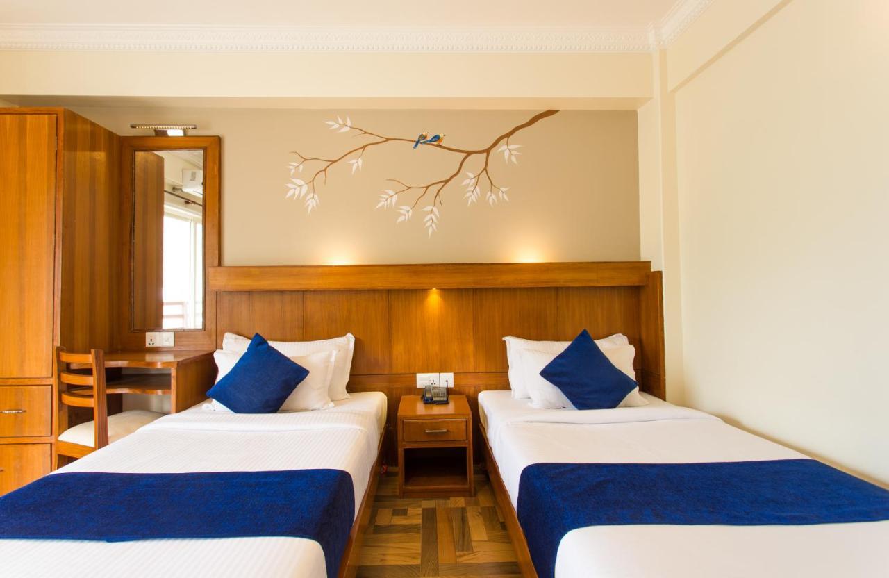 Hotel White Pearl Покхара Экстерьер фото