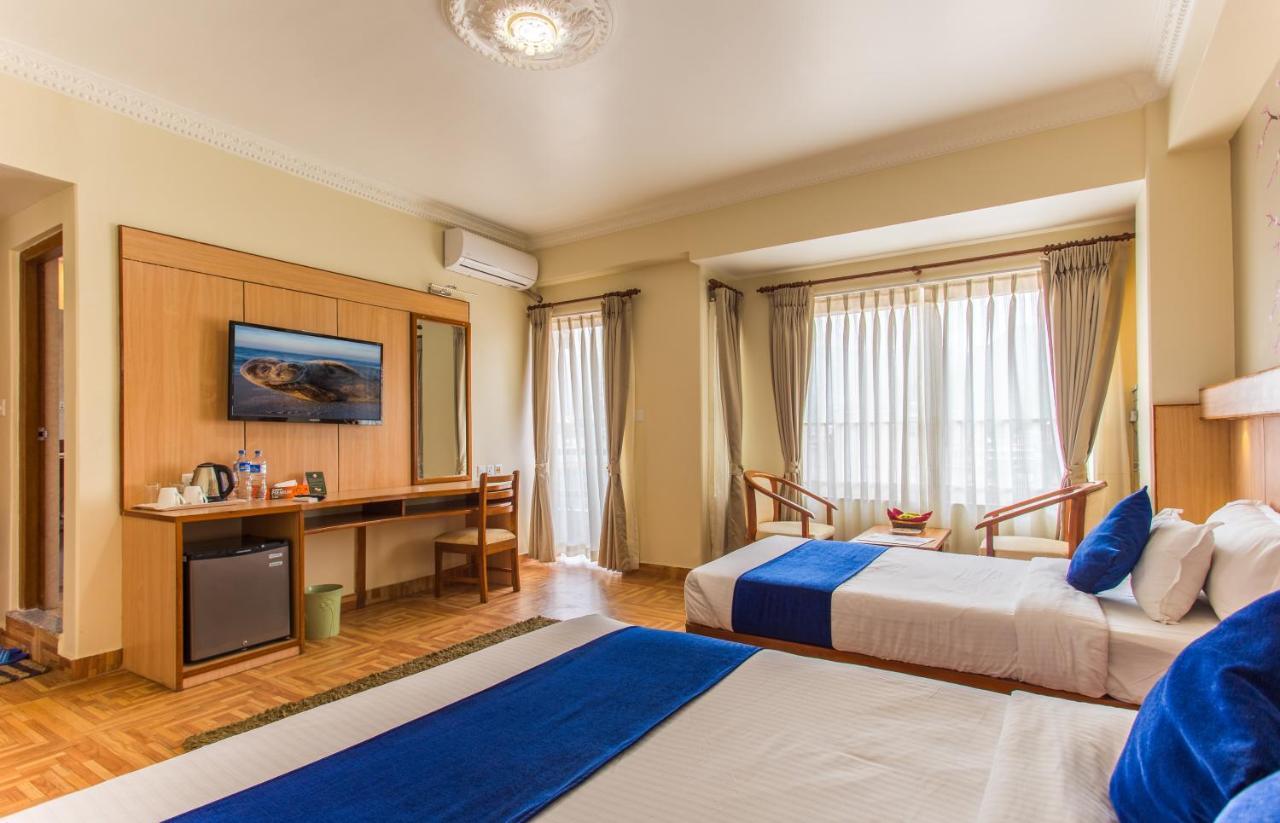Hotel White Pearl Покхара Экстерьер фото