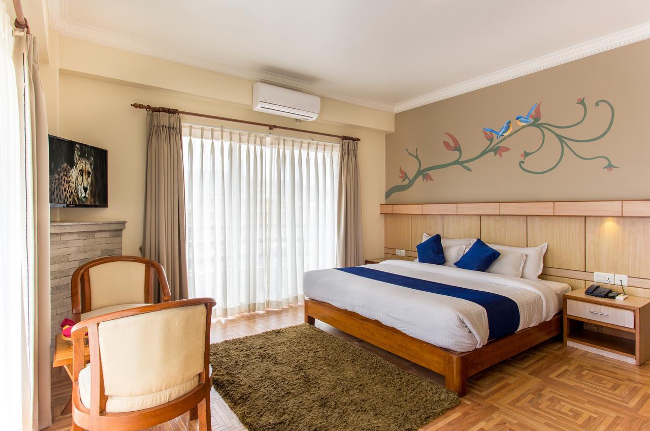 Hotel White Pearl Покхара Экстерьер фото