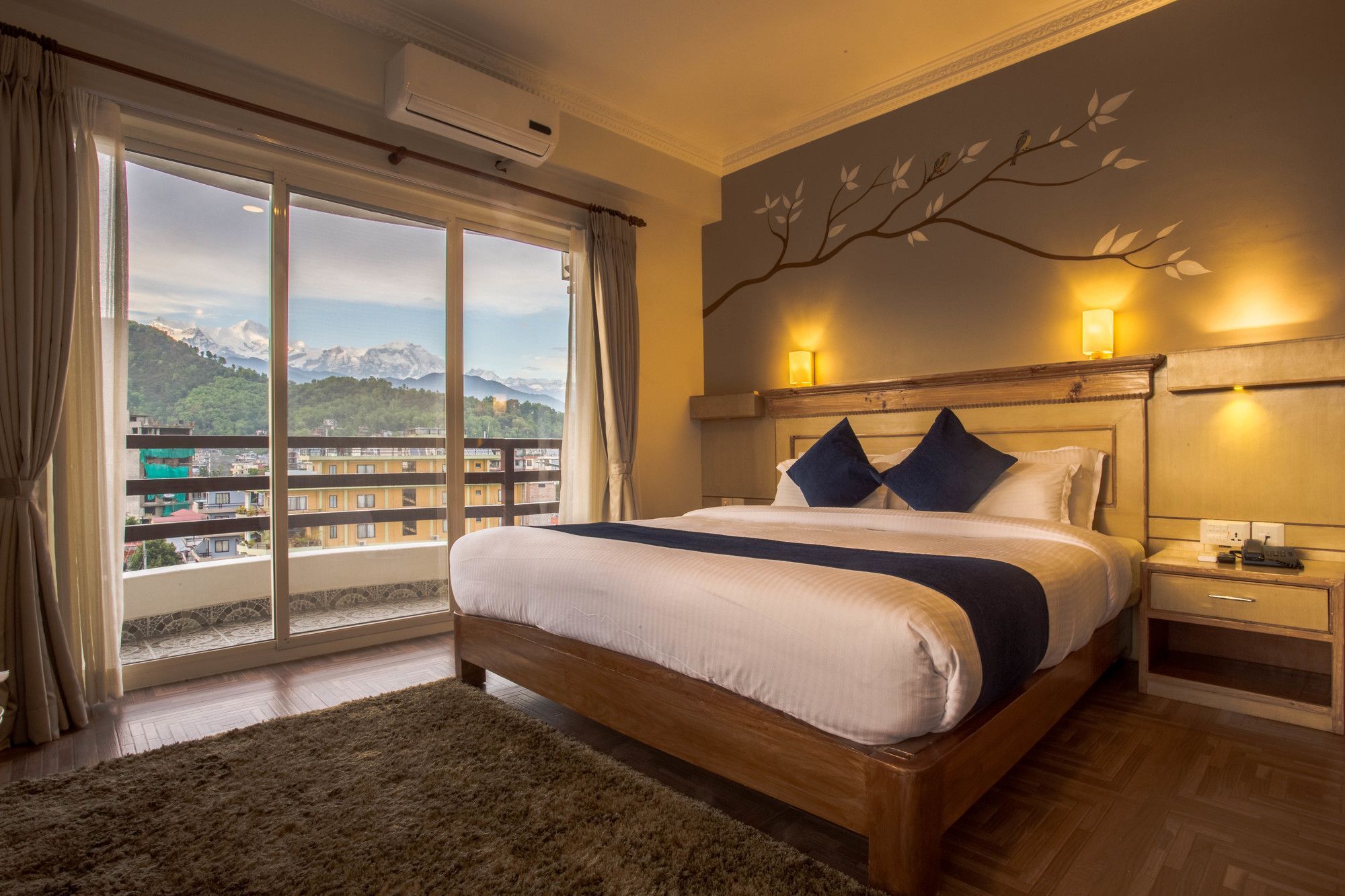 Hotel White Pearl Покхара Экстерьер фото