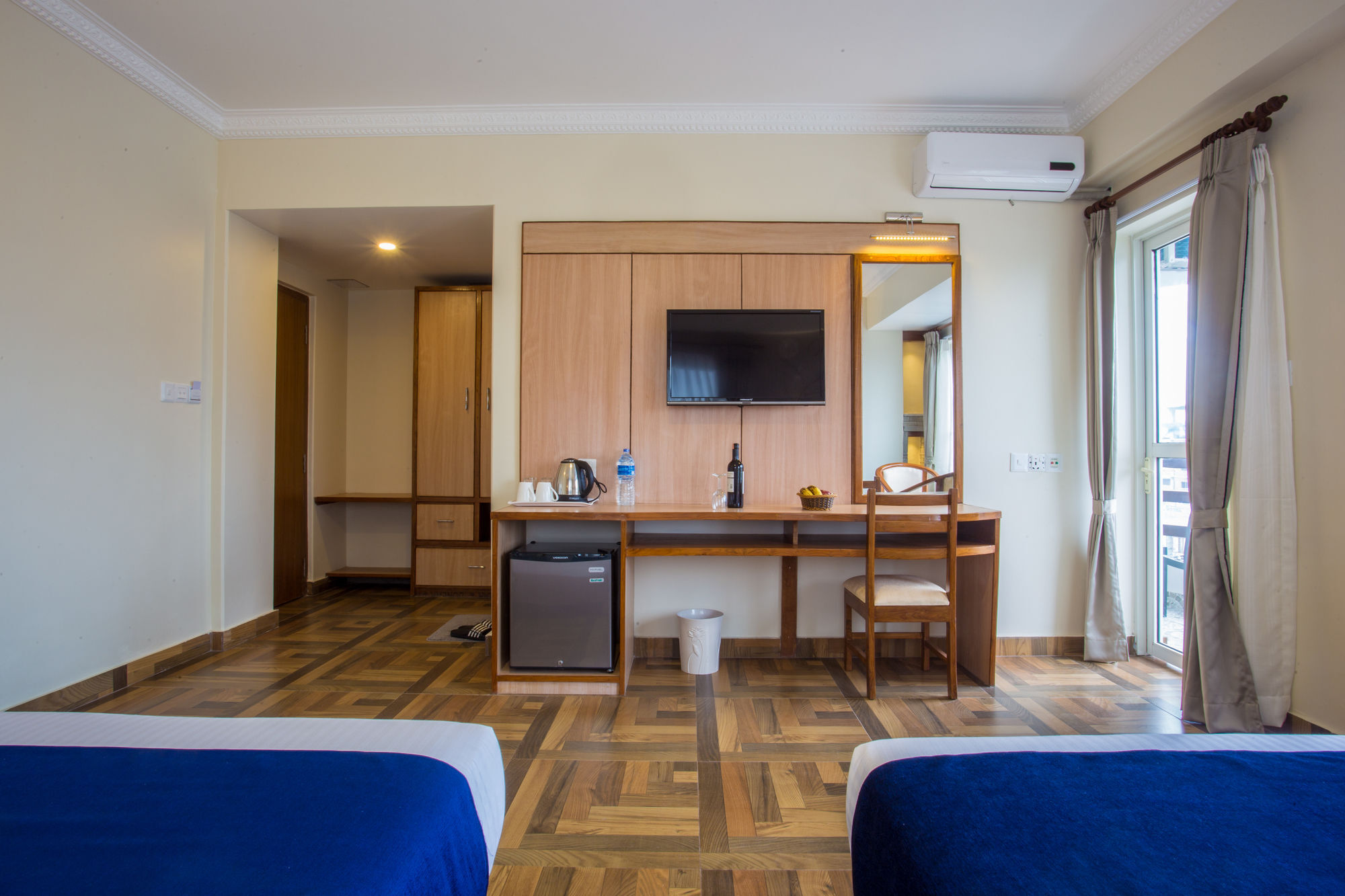 Hotel White Pearl Покхара Экстерьер фото